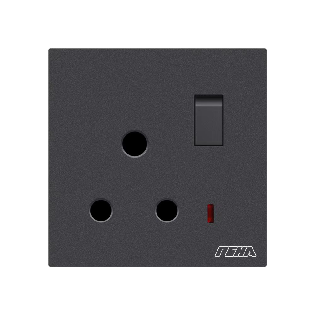 15A 3 Pin Round Socket With Switch - Nexus Electric